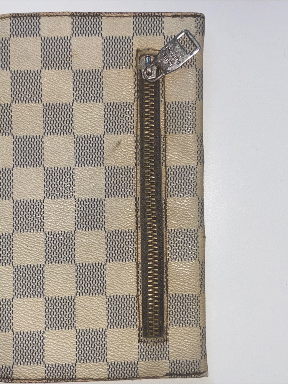 Louis Vuitton Damier Canvas Women's Wallet in Cream and Gray with Silver Zipper